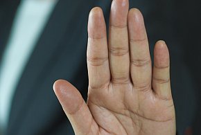 Stanowcza reakcja policji w Książu Wlkp. - Izolacja sprawcy przemocy domowej-85594