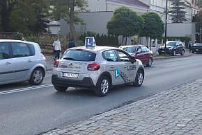 17-latkowie dostaną „prawko”. Nowe przepisy stawiają twarde warunki-85875