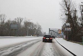 Poważne zagrożenie na drogach. Kierowcy często o tym zapominają-86213