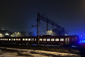 Tragedia w rejonie dworca! Pociąg osobowy śmiertelnie potrącił człowieka