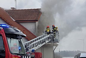Pożar domu jednorodzinnego w Gostyniu - Walka strażaków trwała wiele godzin