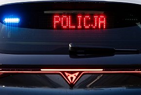 "Drift" pod kościołem zakończony w areszcie. Kumulacja przewinień kierowcy BMW