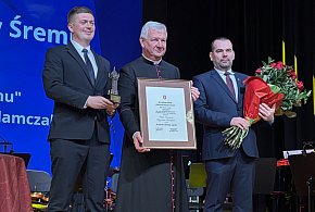 Ks. Ryszard Adamczak Honorowym Obywatelem Śremu! Uroczysta Sesja Rady Miejskiej
