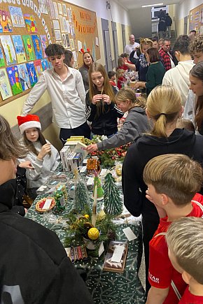 Kiermasz świąteczny w SP6-5710