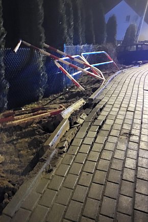 Volkswagen wypadł z drogi-5726