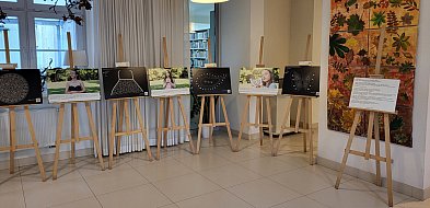 „Wystawa do dotykania” w śremskiej bibliotece – sztuka także dla osób niewidomych-84287