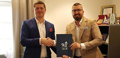 Burmistrz podpisał nową umowę. Porozumienie w sprawie bezpłatnych porad prawnych-84990