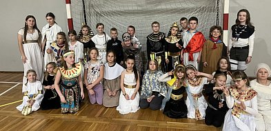 Przygoda pod piramidami w Brodnicy. Egipska nocka Zuchów ze Śremu-85128