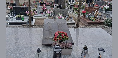 Pamięć ocalona od zapomnienia. Zakończył się remont mogiły na śremskiej farze