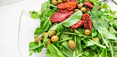 Co jeść w pracy, gdy nie masz lodówki ani mikrofalówki?