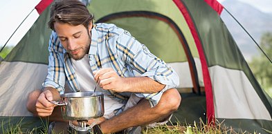 Jak bezpiecznie używać kuchenki gazowej w namiocie?