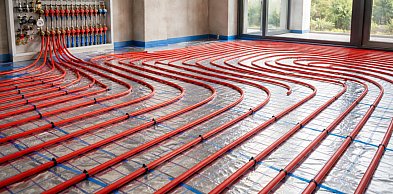 Podłogówka zimą w polskim klimacie - działa czy to mit?