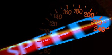 Rekordziści na drogach! Przekroczył limit o 106 km/h!