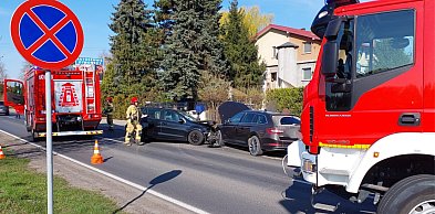 Kolizja na DW 432 w Nochowie - 9-letnie dziecko wśród uczestników wypadku