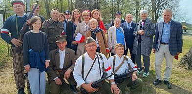 Gmina Dolsk pamięta - Uroczystości 86. rocznicy Zbrodni Katyńskiej w Błażejewie