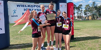 Dziewczyny z LO na podium Mistrzostw Wielkopolski! Sukces w biegach przełajowych
