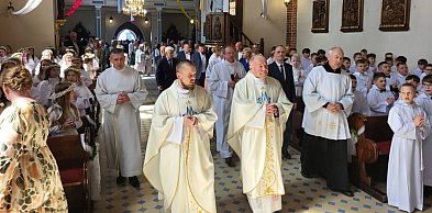 Wyjątkowa niedziela śremskiej Farze. Dzieci przyjęły Pierwszą Komunię Świętą