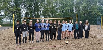Powiatowe rozgrywki siatkówki plażowej dziewcząt w Dolsku