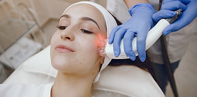 Laser frakcyjny CO2 – ile naprawdę trwa rekonwalescencja i od czego zależy?