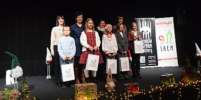 Recytatorzy w Kinoteatrze Słonko. I Gminny Konkurs Recytacji Poezji Bożonarodzenio-85113