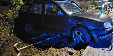 W Drzonku auto wypadło z drogi. To już kolejne takie zdarzenie w tym miejscu-85260