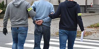 Wpadł na kradzieży perfum, trafi za kratki. 49-latek był poszukiwany-86098