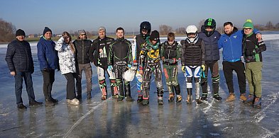 W Dalewie odbył się trening ice speedway.-86170