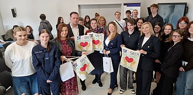 Ministerstwo i Kuratorium w śremskim ZST! Szkoła w elitarnym gronie projektu