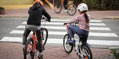 Prawo jazdy od 17. roku życia i obowiązkowe kaski dla r-83739
