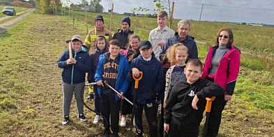 Dzień Drzewa w Chwałkowie Kościelnym. Posadzili 13 lip-83927