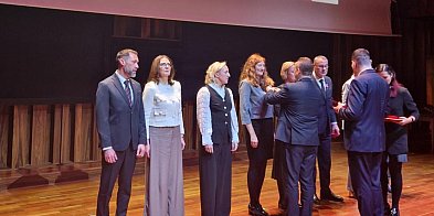 Pani Cecylia Szarzyńska z ZST w Śremie z Medalem-83966