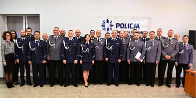 Uroczysta zbiórka w śremskiej komendzie. Policjanci awa-84200