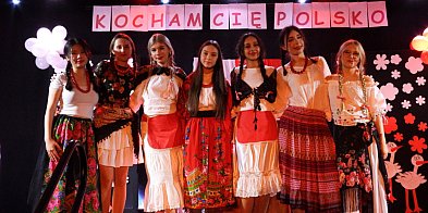 „Kocham Cię, Polsko!” – radosne świętowanie Niepodległo-84278