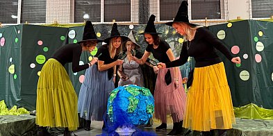 Obchody Dnia Tolerancji. Wyjątkowy spektakl nauczyciel-84527