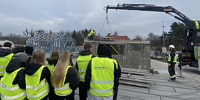 Praktyczne szkolenie dla młodych budowlańców. Wizyta ZS-84765