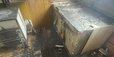 Ogień w mieszkaniu w Krzywiniu - ewakuacja 7 osób-84972