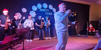 Kiermasz świąteczny w Bodzyniewie. Od Mażoretek po domo-85254