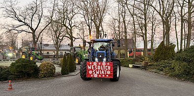 Mikołaje na traktorach! - Widowiskowa pobudka w Zespole-85606