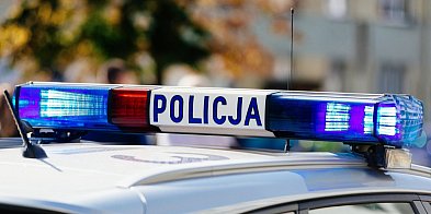 Zobaczył, jak jego własne auto odjeżdża z parkingu. Oby-85864