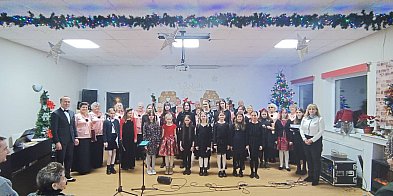 Od Moniuszko do uczniów z SP5. Dwa chóry pod jedną batu