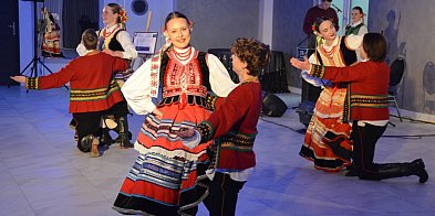 Folklorystyczna uczta w Mchach. „Poloneza czas zacząć”