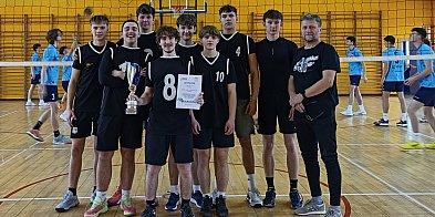 Siatkarze z ZSE w Finale Rejonu! Zdobyli podium w Jarocinie