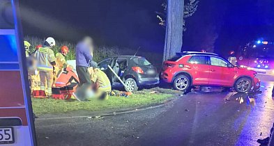 Wypadek po zmroku. Cztery osoby ranne, błąd na skrzyżowaniu-83715