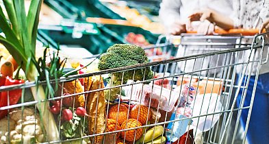 Polacy zapłacą więcej, kupując codzienne produkty! Rząd pracuje nad podatkiem, któ-84245