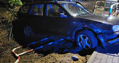 W Drzonku auto wypadło z drogi. To już kolejne takie zdarzenie w tym miejscu-85260