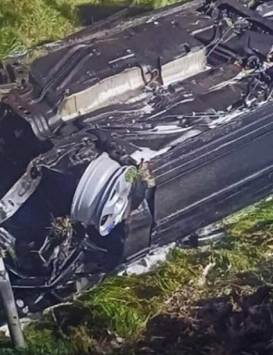 Podczas dachowania wypadli z auta! Jechali za szybko, a do tego wszyscy byli pijan-84242