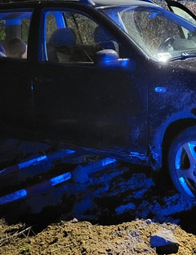 Na drodze wojewódzkiej 434, w Drzonku auto wypadło z drogi-85260