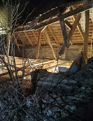 W Jerce zawalił się budynek gospodarczy. Świnie uwięzione pod gruzami-85353