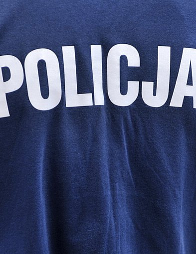 Nocne łupy mieszkańców Kościana. Ukradli setki metrów kabli ze ścian budynku