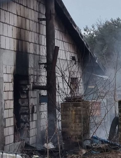 Pożar pieczarkarni w  gminie Dolsk – w akcji udział brało 13 zastępów straży